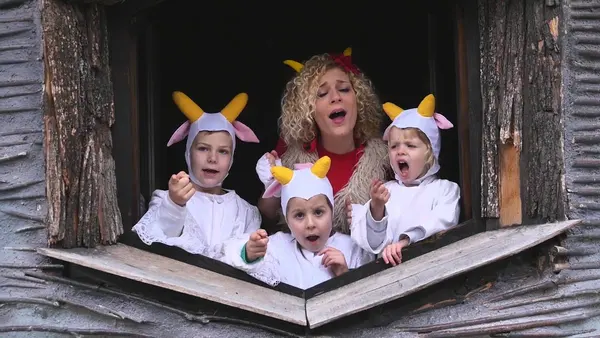 Smejko a Tanculienka: Vlk a kozliatka (pesnička)